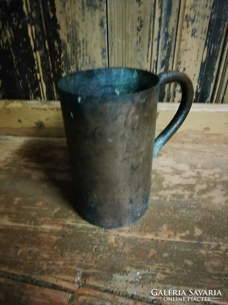 Copper measuring cup, old 2 liter milk measuring cup, late 19th century, early 20th century confectioner's measuring cup