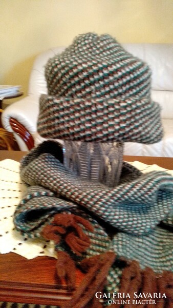 Knitted hat and scarf