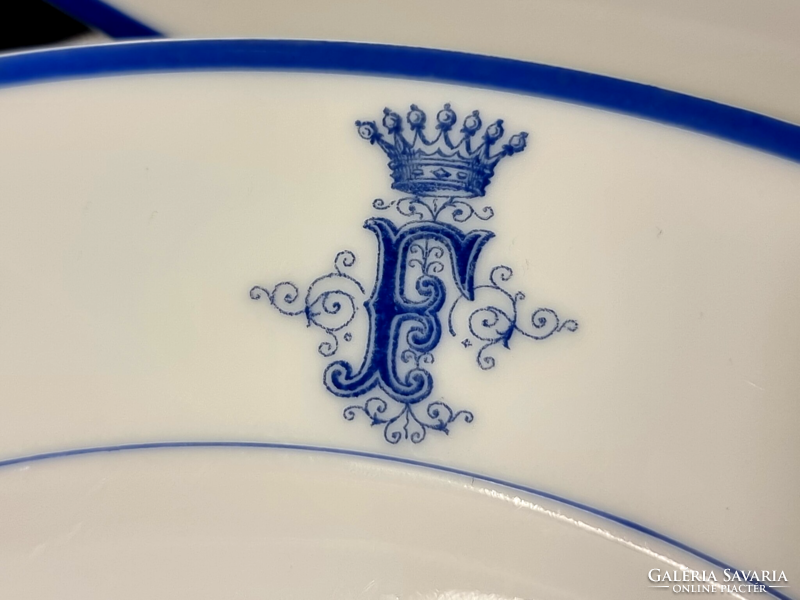 Baronial crown, jhr bavaria / hutschenreuther German porcelain plates.