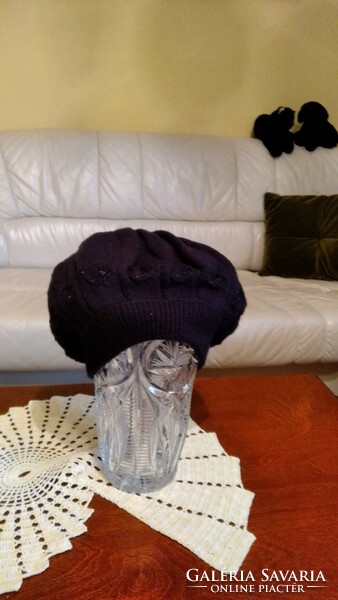 Women's hat, knitted