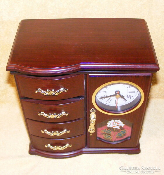 Musical jewelry box