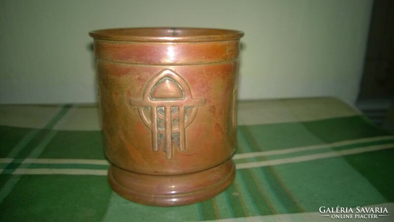 Early 1900s-.Art deco brass cup holder with lugs