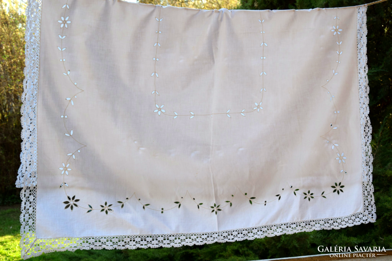 Old antique huge festive rosette embroidered tablecloth tablecloth tablecloth lace 158 x 140 cm