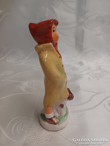 Applied arts little girl with a dog ceramics