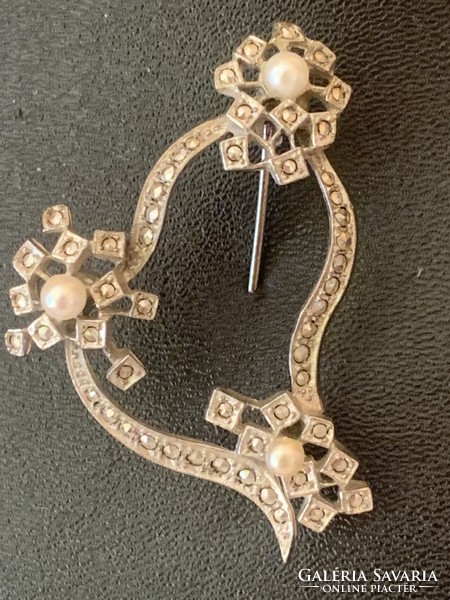Silver brooch with cultured pearls and marcasite