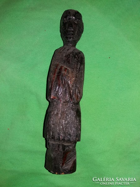 Antik Afrika fából faragott ében színű szakrális szobor 22 cm a képek szerint