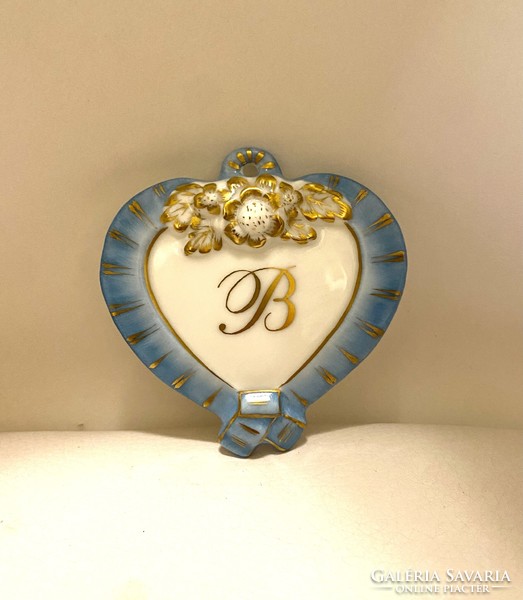 A Füredi Anna-bál szépe ilyet hord! Herendi, kézzel festett és készített szív alakú medalion