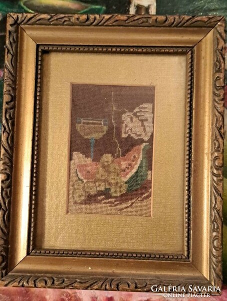 Antique silk needle tapestry, with original frame. Ii size: 17x21 cm. Outer frame size.