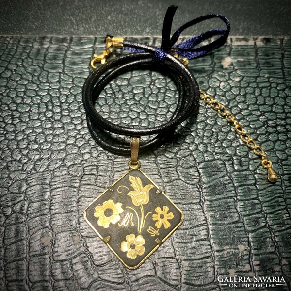24 Carat gold-plated damascene pendant, vintage damascene necklace leather, Toledo Spanish jewelry,