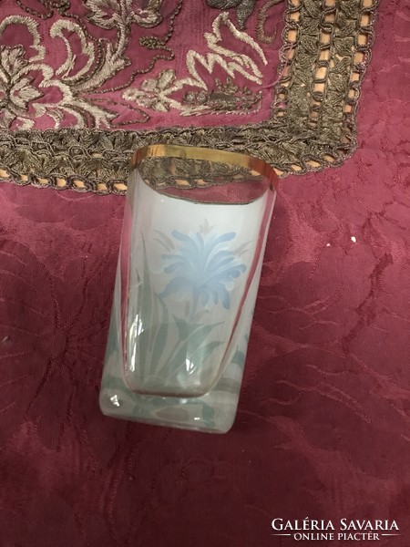 Aranyozott zománcfestett , vastag üvegtalpú vázácska