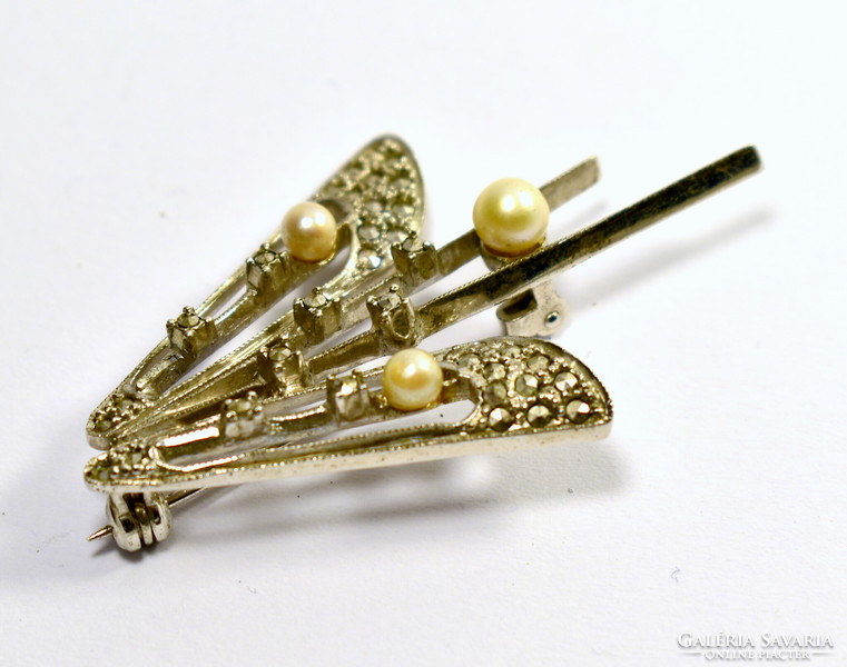 Decorative marcasite - silver brooch with pearls!
