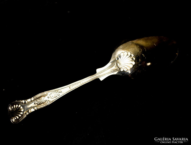 XX. The first half of Sz is a decorative historicizing dessert spoon
