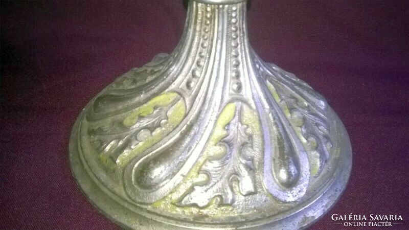 Antique kerosene lamp, without cylinder 2.