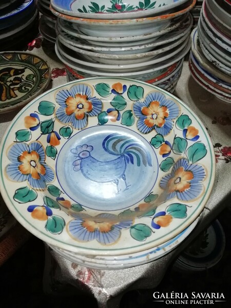 41 numbered roosters from a collection of antique faience plates