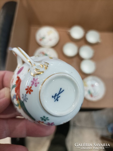 XIX. Early 19th century Meissen coffee cups with 6 small plates.