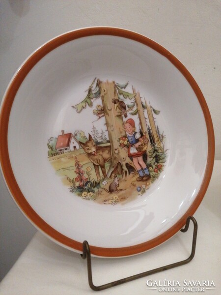 Kahla red wine and the wolf story plates