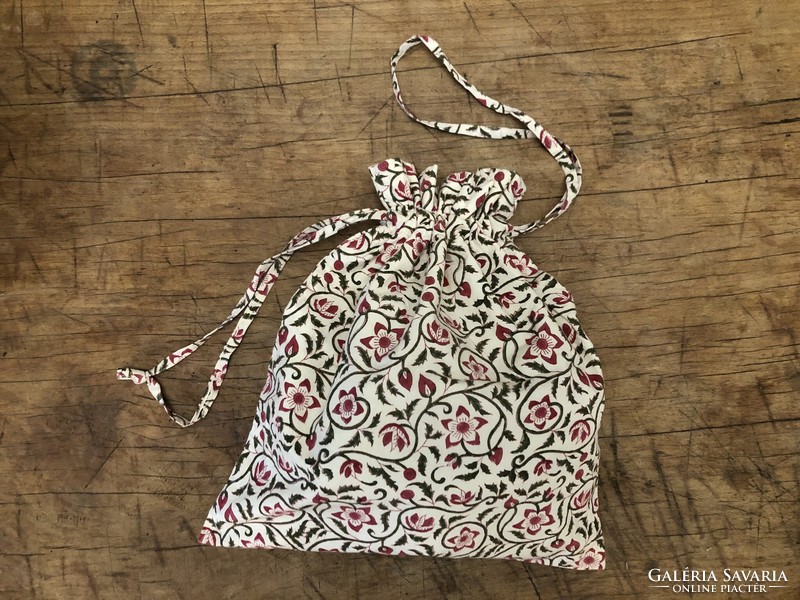Új, egyedi, kézi készítésű textil táska