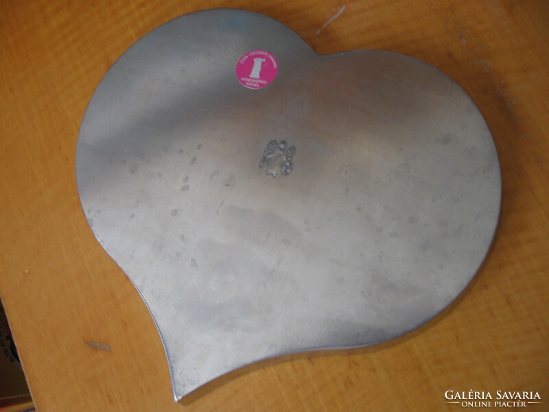 Cinn, zinn, pewter bowl, heart-shaped, angel sign