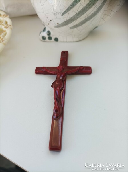 Zsolnay, crucifix