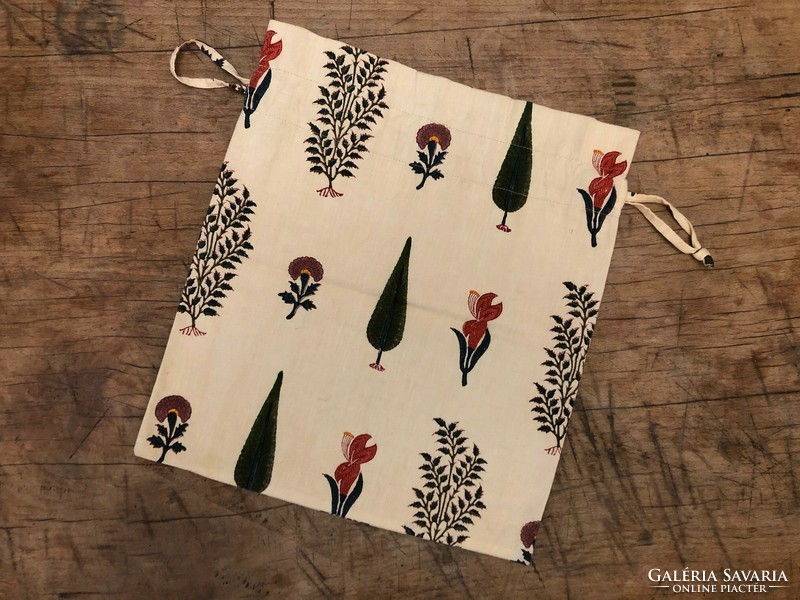 Új kézi készítésű táska, textil