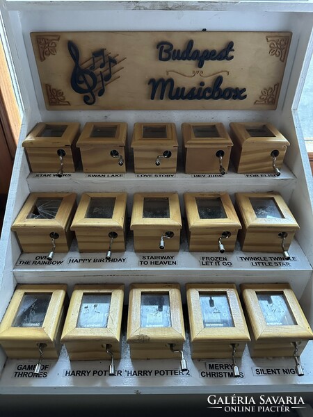 Music box with 15 tunes