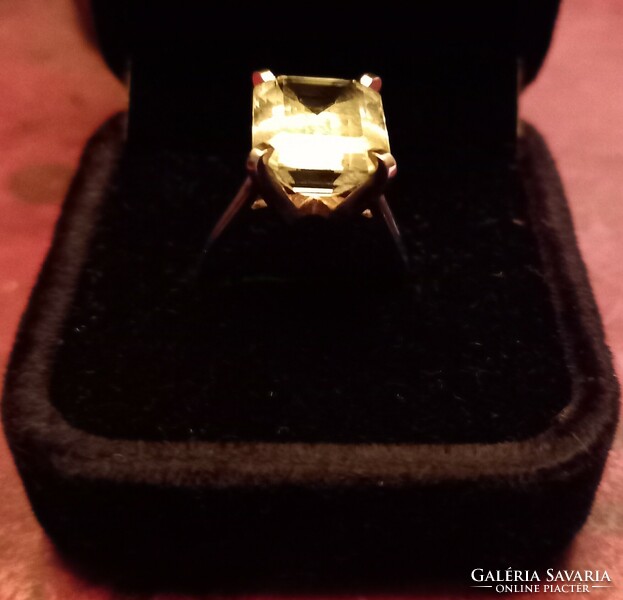 18 karátos fehér arany gyűrű