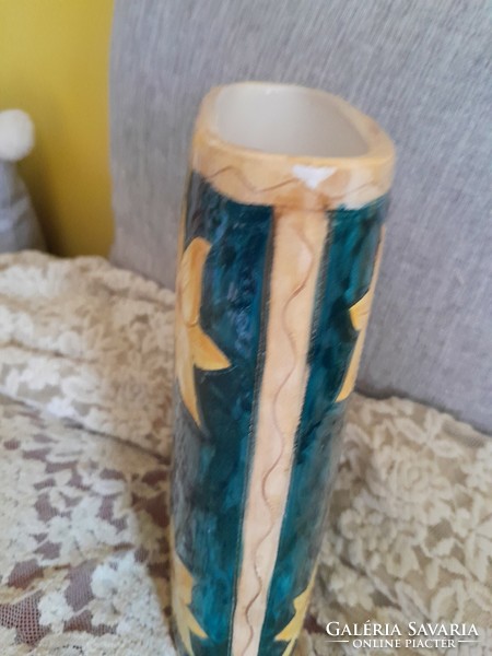 Retro vase compartment glazed
