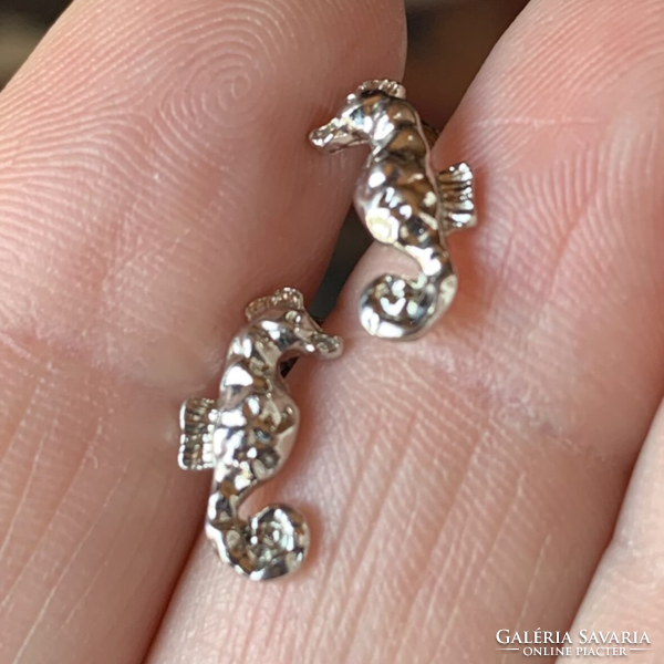 Vintage Metal Seahorse Mini Earrings, Small Stud Earrings, Mini Dot Earrings 80s
