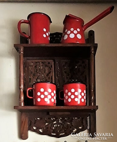 Wall shelf, mug with enameled dots.