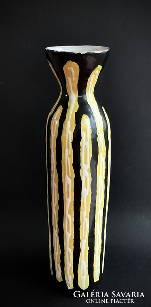 Ceramic vase by László Elijah