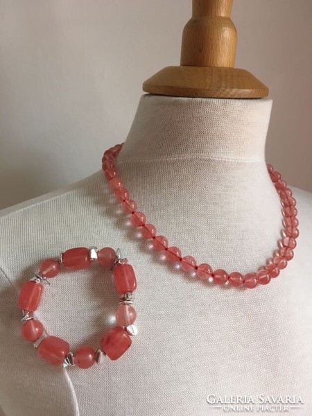 Pink necklace and bracelet