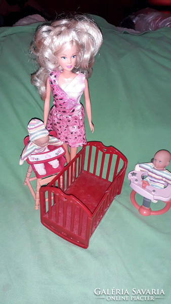 Minőségi SIMBA játék babázós szett járóka, etetőszék, bébikomp, 2 db csecsemő + állapotos mama EGYBE