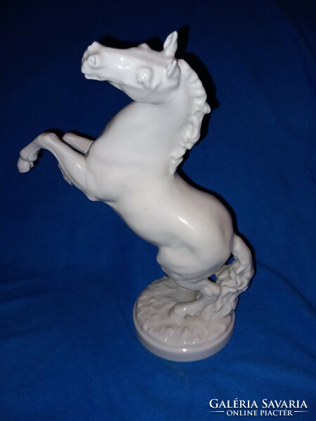 32 cm -es Régi KARL TUTTER HUTSCHENREUTHER porcelán ágaskodó fehér ló paripa szobor
