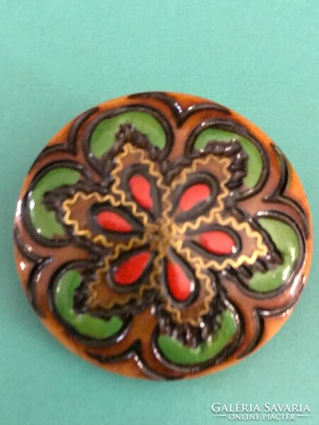 Painted, antique wooden brooch/pin. Very beautiful, colorful and showy. Size: 4 cm in diameter