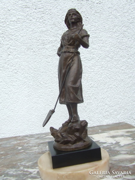 Gardener statue spaiater