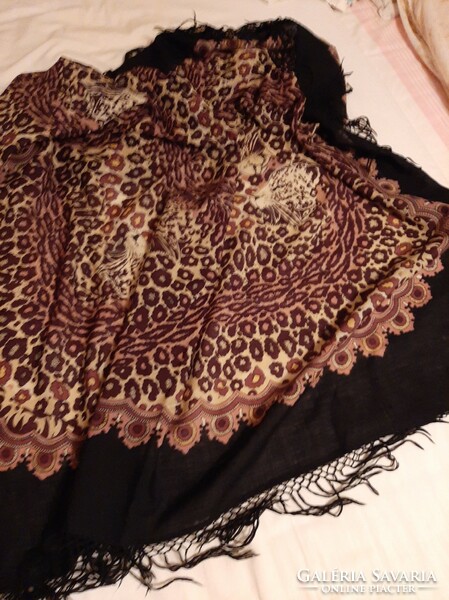 New, large, 140x140cm leopard print soft fabric shawl/stole