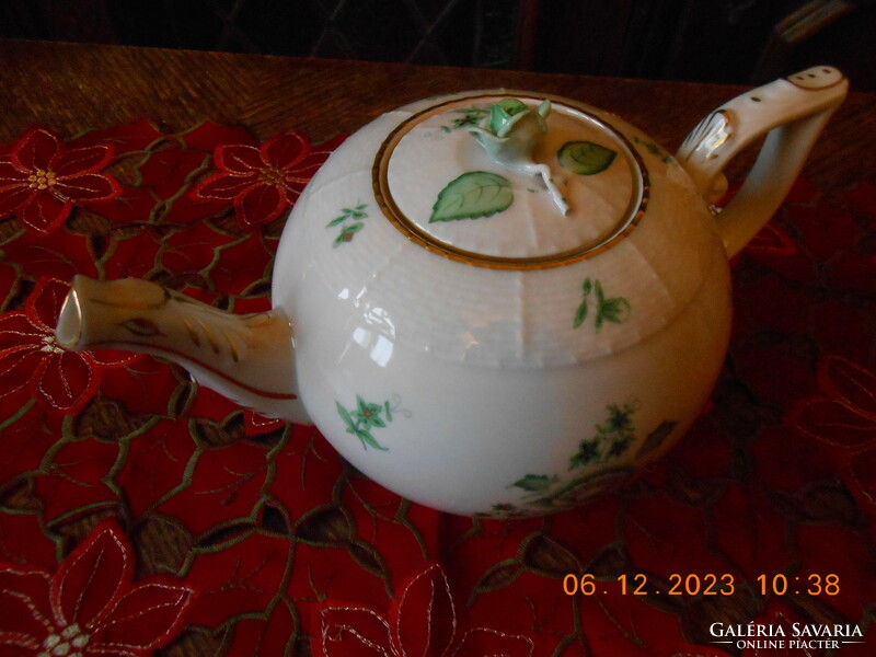 Nanking pattern tea spout from Herend