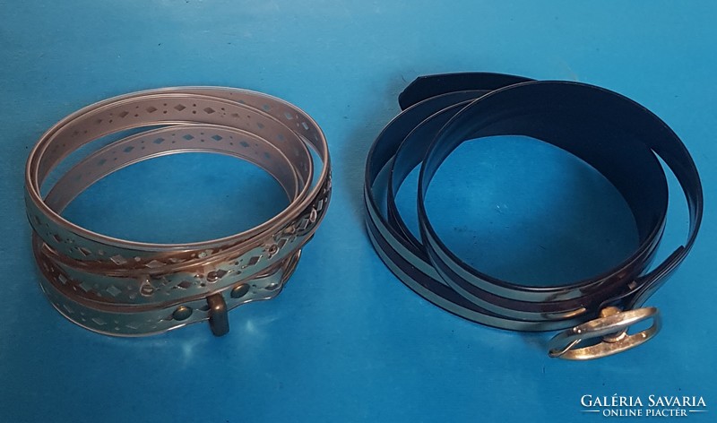 2 gold-plated plastic waist belts