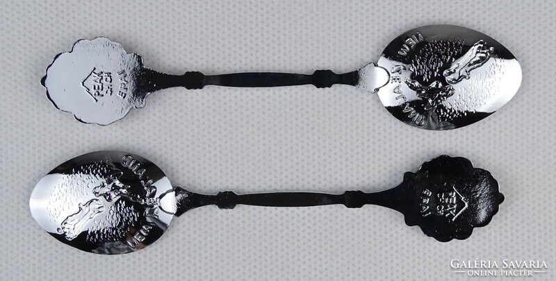 1P962 New Zealand decorative spoon pair 11.2 Cm