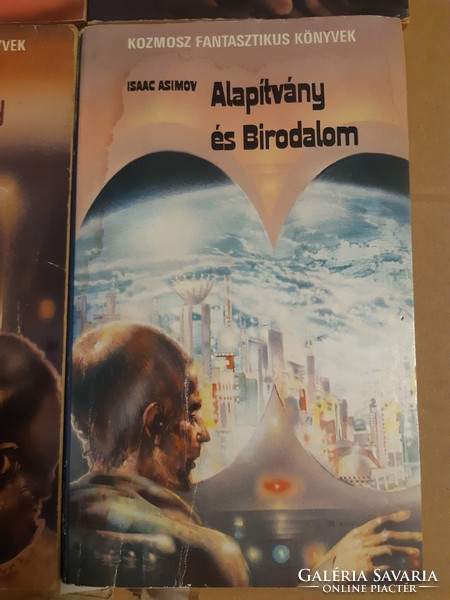 4 fantastic books in one (Asimov)