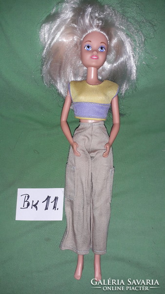 Very nice original hasbro 1980 - barbie - sindy toy doll according to the pictures bk11