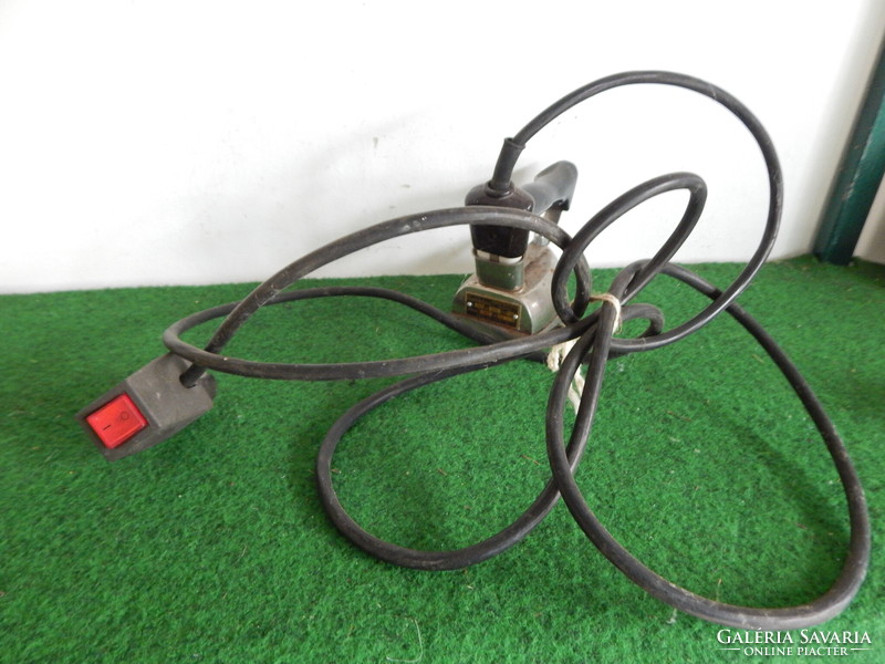 Mini electric iron, sole length 14 cm, functional.