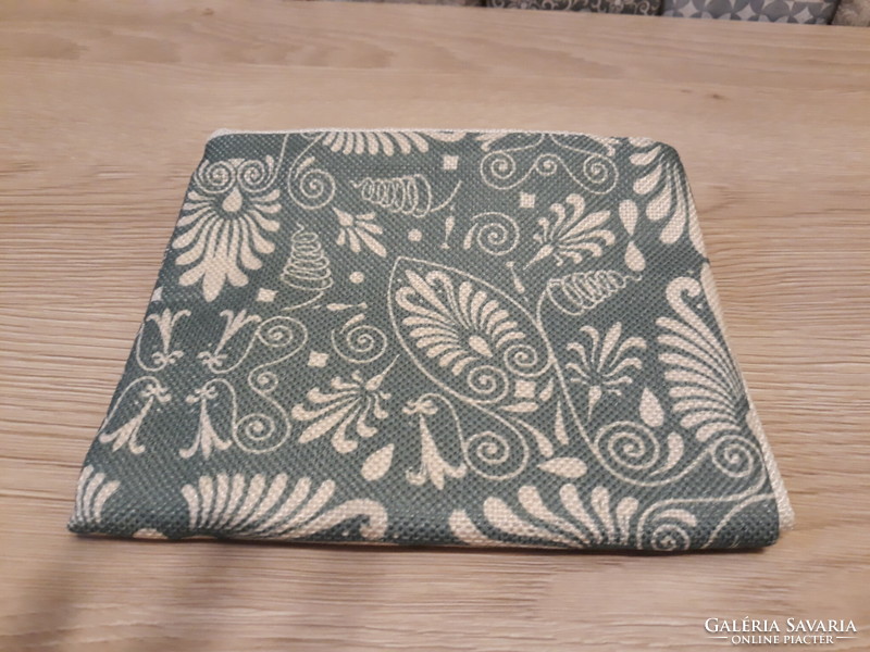 Brand new decorative cushion cover, in green and beige colors (30x50 cm)