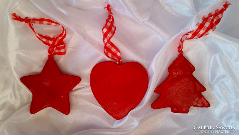 Piros kerámia karácsonyi dekoráció, szív, fenyőfa, csillag,  tradicionális stílusú karácsonyfadíszek