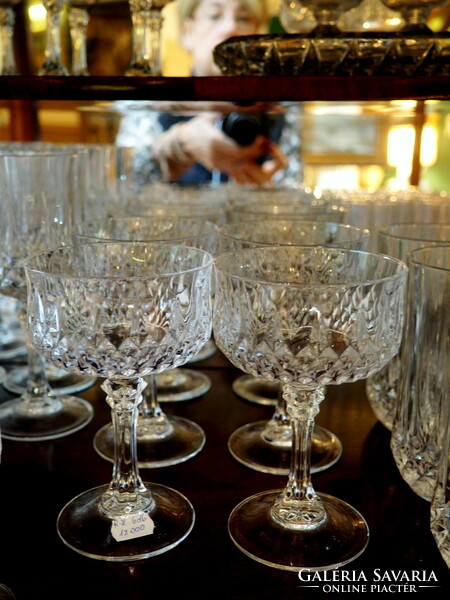 6 darab modern csiszolású ólomkristály pezsgőspohár