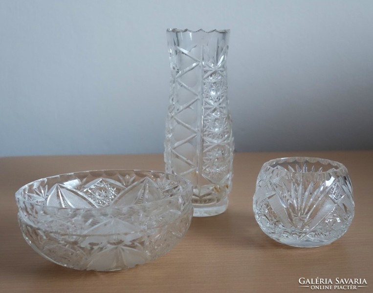 Előnyös áron nagyon szép 4 darabból álló cseh kristály együttes