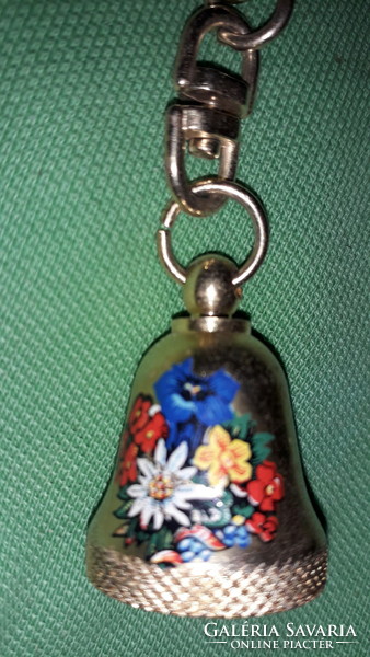 Régi aranyozott fém gyönyörű hangot adó festett virágos mini harang csengő kulcstartó képek szerint