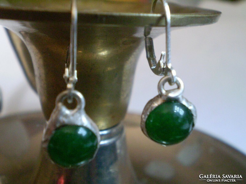 I've already reduced the price, beautiful artificial emerald earrings