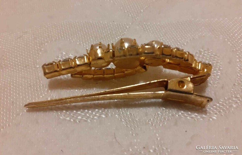 Gold-colored vintage badge, clothespin, tie clip (made in England marked)