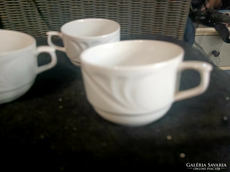3 white mugs from Hólloháza